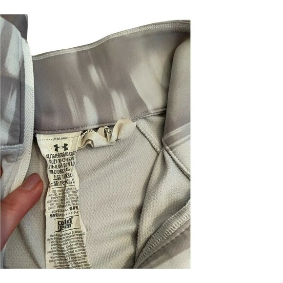 Under Armour Womens Fitted Cold Gear Gray and White 1/4 zip Pullover XL Shirt - Picture 2 of 8